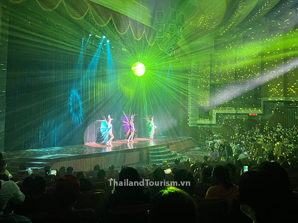 tour thái lan màn trình diễn Alcaza Show