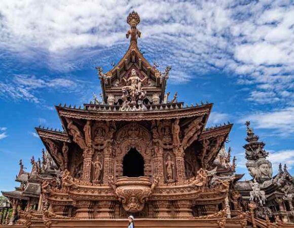 Ngôi Chùa Thái Lan Linh Thiêng Bậc Nhất Không Nên Bỏ Qua